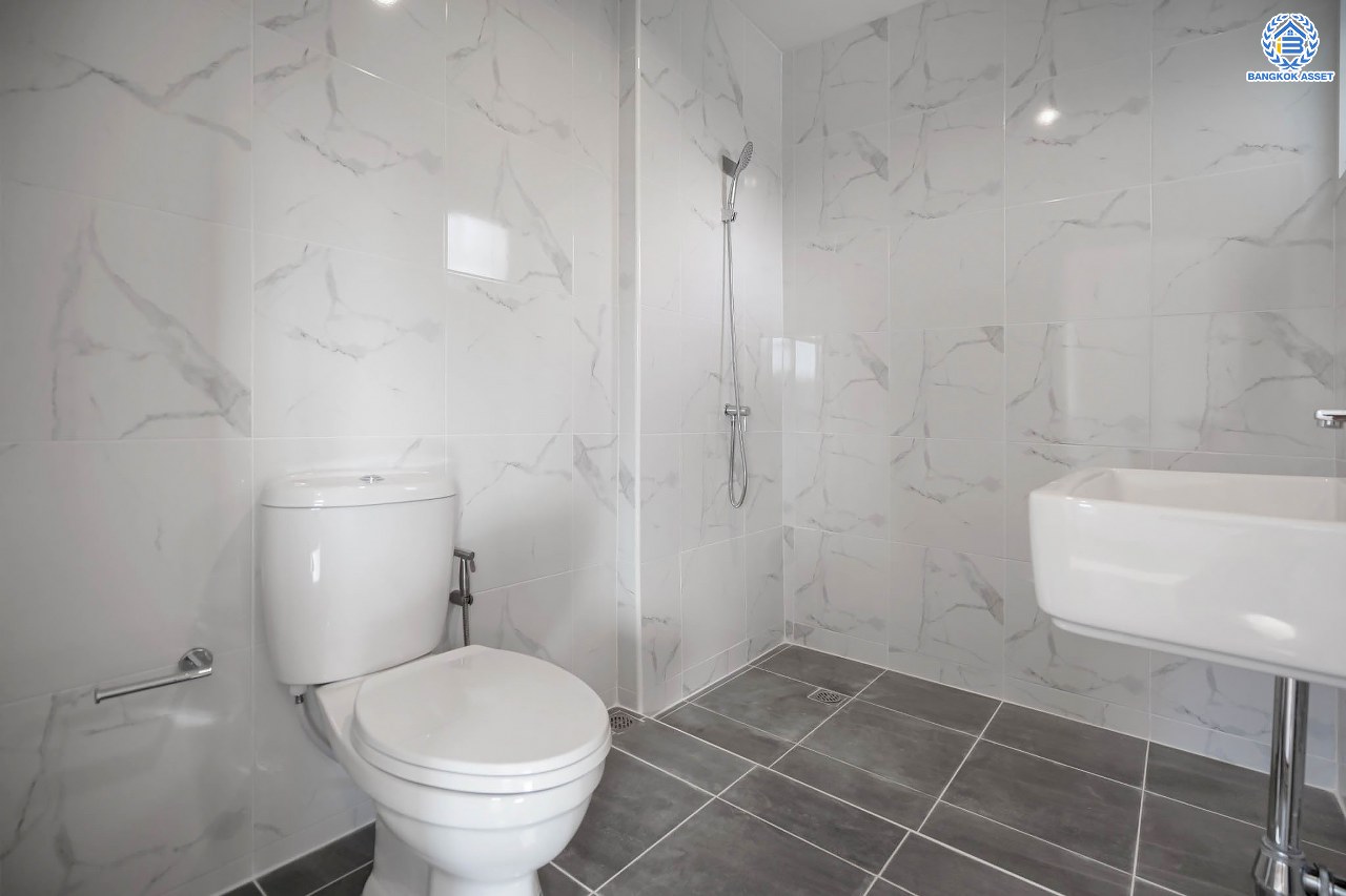 บ้านมือสองตกแต่งใหม่ โครงการ เศรณีลากูน วัดลาดปลาดุก หลังมุม ตอบโจทย์ทุกการใช้ชีวิต เนื้อที่ 59.9 ตร.ว. ฟังก์ชัน 3 ห้องนอน 3 ห้องน้ำ ทำเลเดินทางง่าย สะดวกสบายใกล้รถไฟฟ้าสายสีม่วง "สถานีคลองบางไผ่" ทางด่วน "กาญจนาภิเษก" และห้างสรรพสินค้าเซ็นทรัลเวสต์เกต